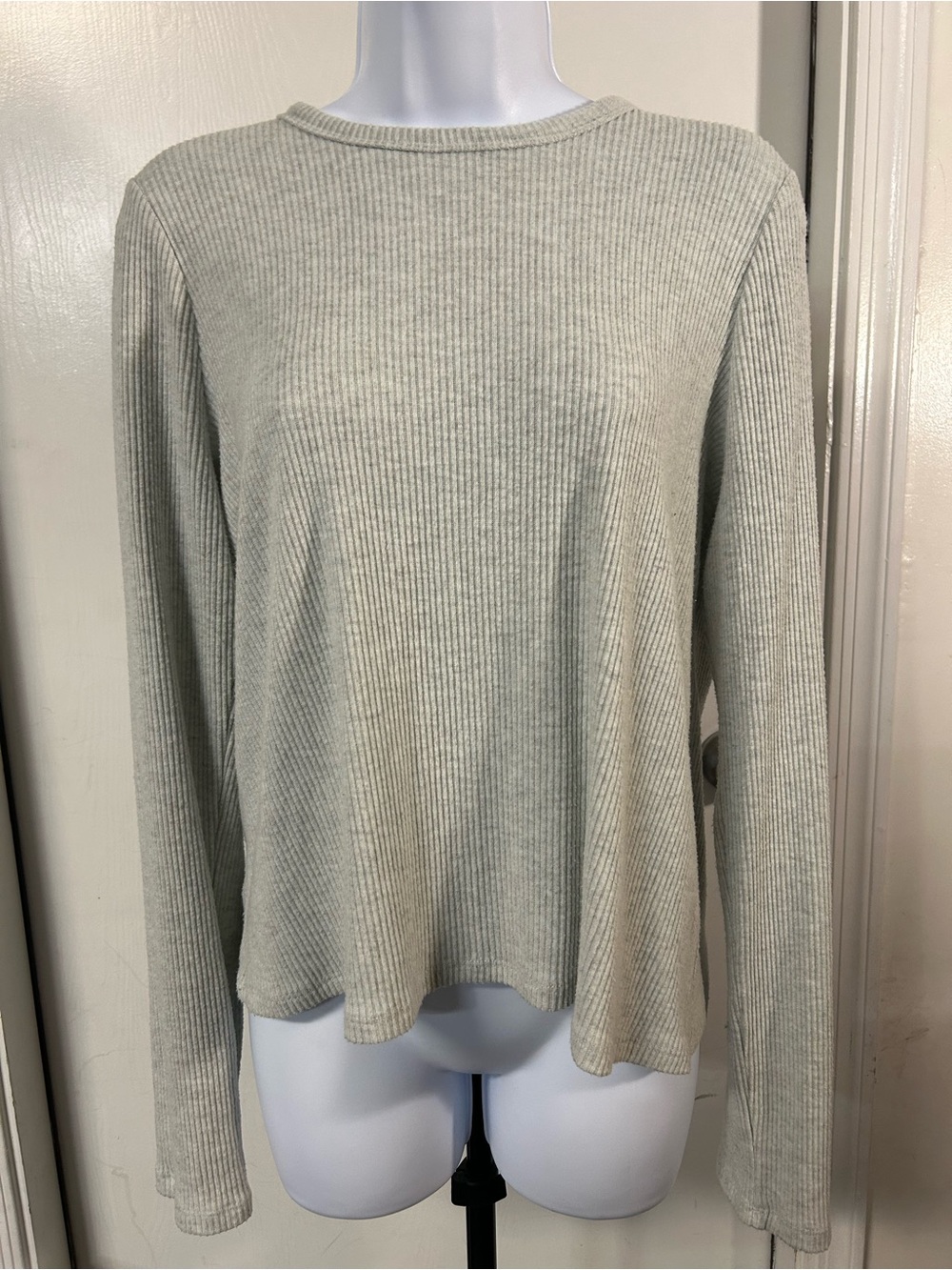 Spiritual Gangster Light Gray Ribbed Long-Sleeve Women's Top M